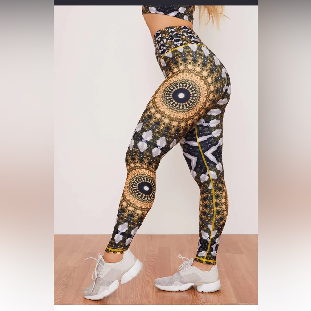 Wolven Noor Legging (NWOT)